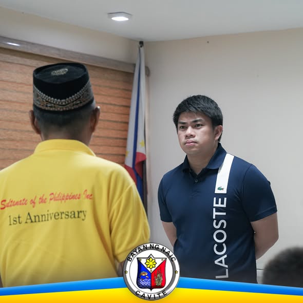 Mga bisita sa loob ng silid ng munisipyo, may suot na dilaw na polo na may 'Sultanate of the Philippines Inc. 1st…