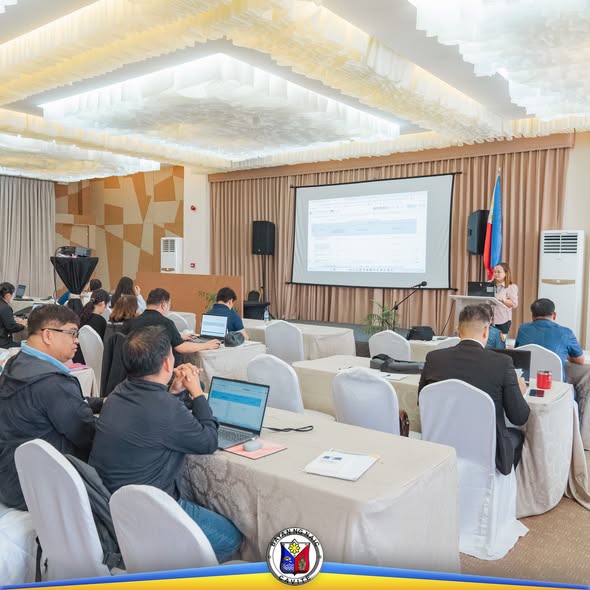 Mga kalahok sa 3 Day POPS Training habang nakikinig sa presentasyon sa seminar room ng Naic