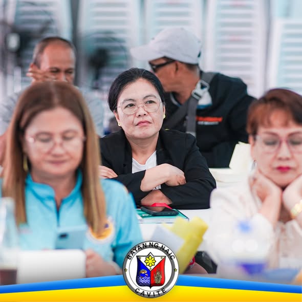 Mga kalahok sa Financial Management Seminar para sa mga kooperatiba sa Naic habang nakikinig sa loob ng silid