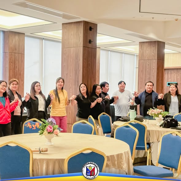 Mga kalahok ng Comprehensive Development Planning Workshop na nagkakadaupang-palad sa loob ng function room