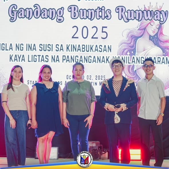 Mga tao sa entablado ng Gandang Buntis Runway 2025 sa Stadium Sports Arena, Naic