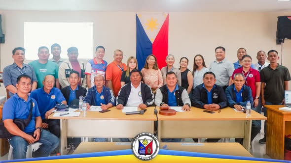 Grupo ng mga kalahok sa IFARMC regular monthly meeting sa Liga ng mga Barangay Office, Naic