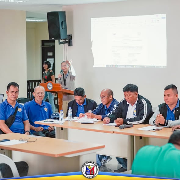 Pulong ng IFARMC sa Liga ng mga Barangay Office, Naic, habang nagsasalita ang isang opisyal sa podium