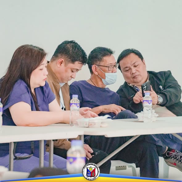 Mga kalahok sa pulong ng Joint Solid Waste Management Board sa Triple 8, Sabang, Naic