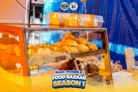 Mga pastry at tinapay sa display case ng food stall sa Naic Posible Food Bazaar: Season 1