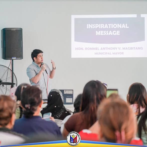 Mayor na nagbibigay ng inspirational message sa harap ng mga kalahok ng Local Council of Women General Assembly