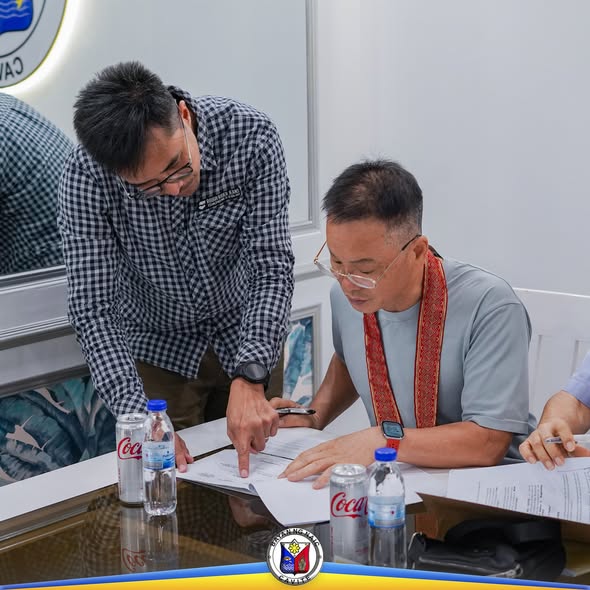 Pagpirma ng kasunduan sa Naic Municipal Hall para sa pagtatayo ng Korea–Naic Friendship Infirmary
