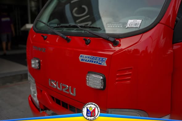 Harap ng bagong pulang Isuzu na sasakyan para sa Bayan ng Naic