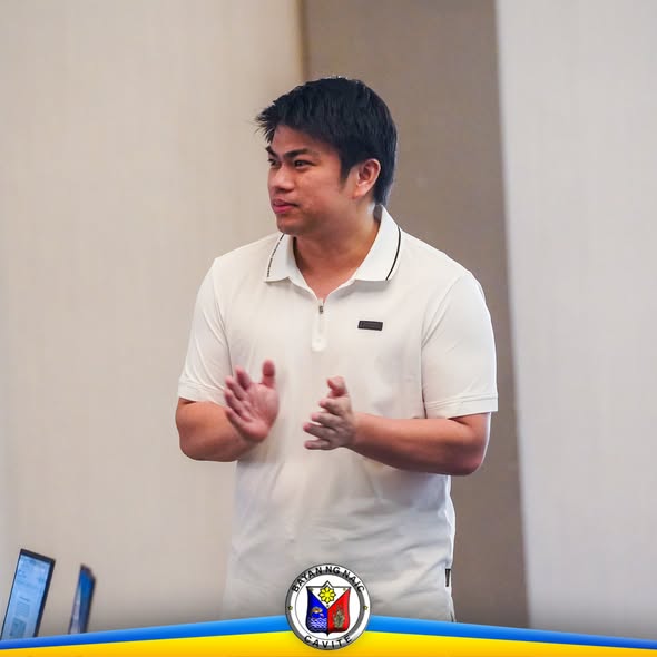 Lalaking naka-puting polo na nagsasalita at nagpapaliwanag sa finalization ng 2027 GAD Plan and Budget sa Naic
