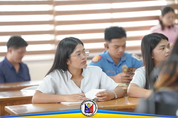 Mga dumalo sa 2nd Quarterly HIV/AIDS Council Meeting habang nakikinig sa pulong sa ABC Hall, Naic