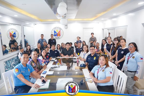 Mga miyembro ng MPOC habang nagpupulong sa conference room para sa paghahanda ng POPS Plan 2027