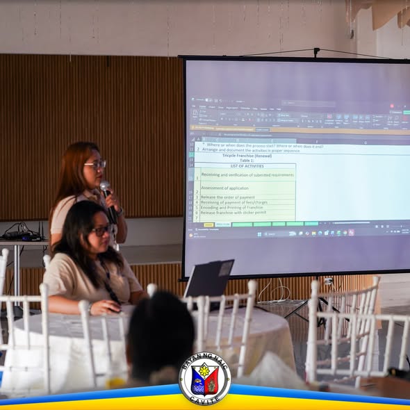 Seminar sa Revenue Code: tagapagsalita sa harap ng screen na may listahan ng mga aktibidad sa franchise renewal