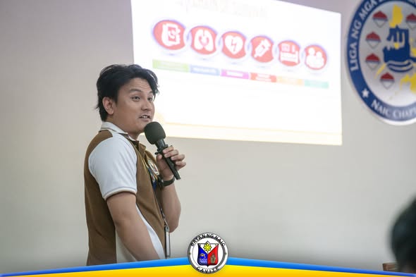 Tagapagsalita sa BLS Training para sa mga Day Care Teachers sa Liga ng mga Barangay Building, Naic