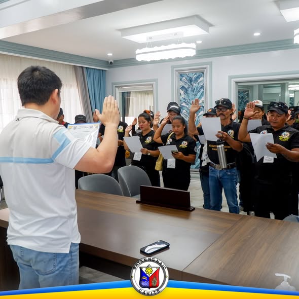 Panunumpa ng mga bagong opisyal at miyembro ng GSSI sa isang conference room sa Naic