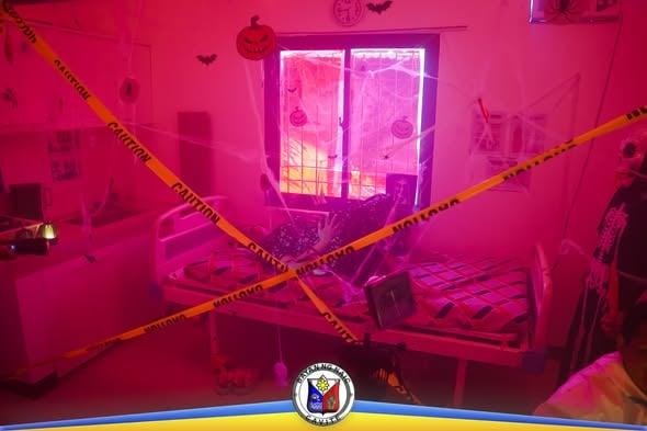 Mga treats at dekorasyon para sa mga batang nag-ikot sa mga opisina ng Naic Municipal Hall